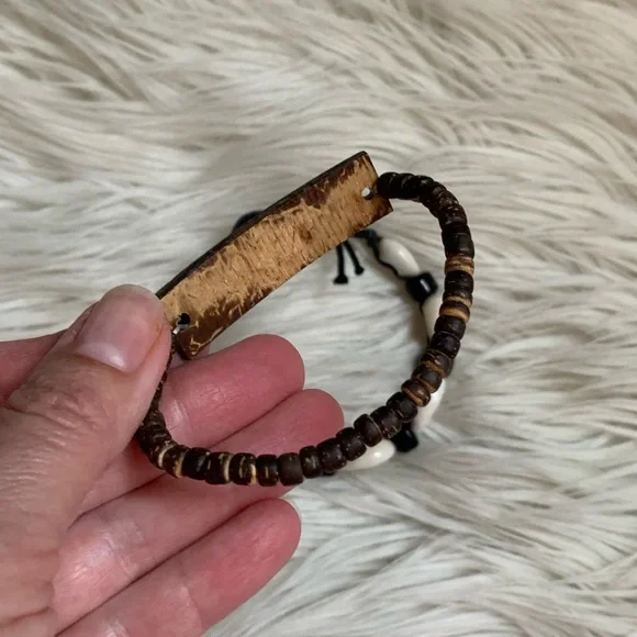 Aloha Shell and Bead Bracelet Set - Picture 4 of 8